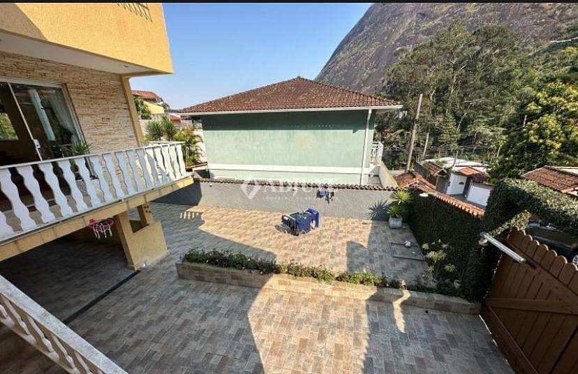 Casa à venda com 3 quartos, 300m² - Foto 9