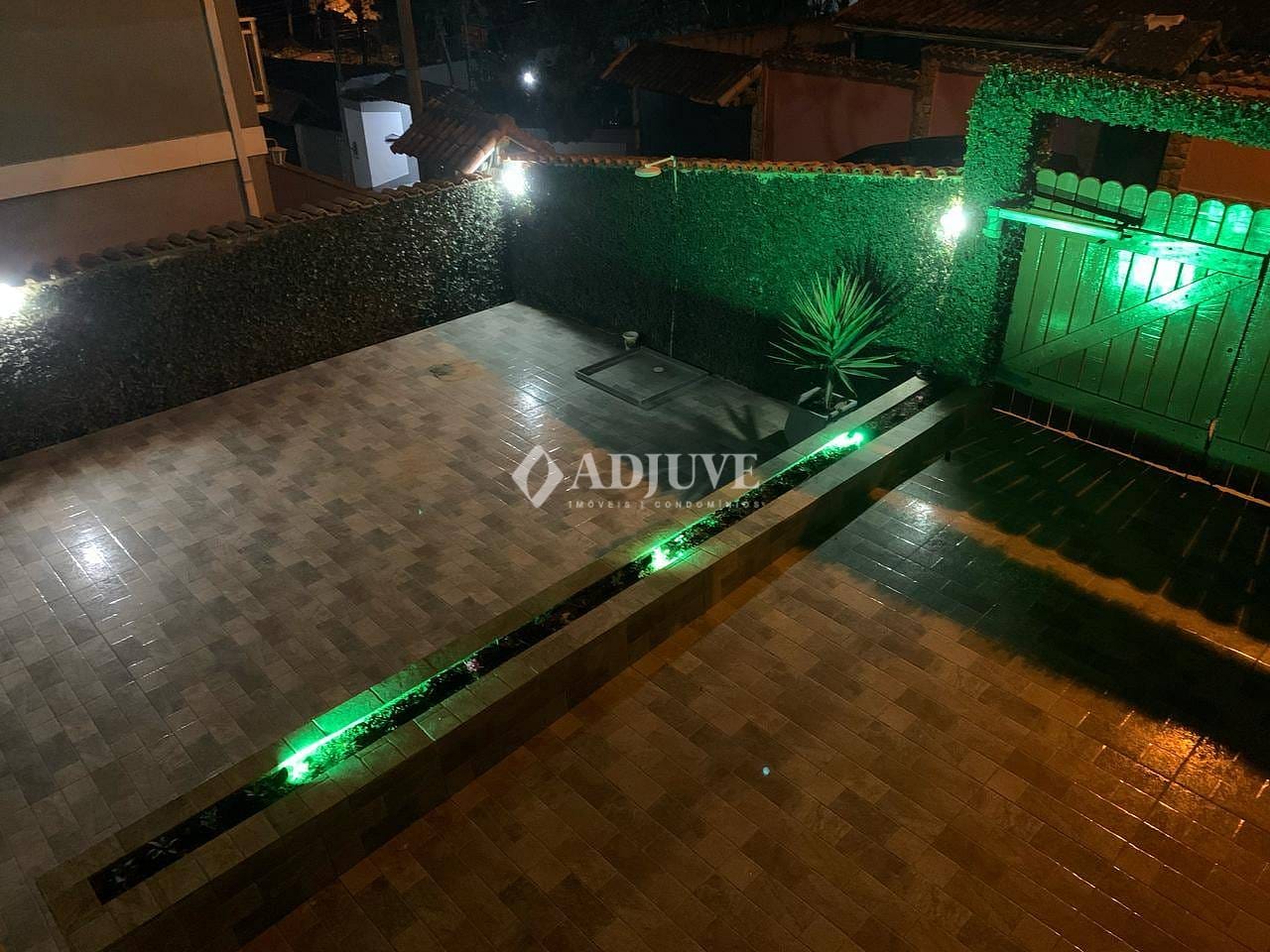 Casa à venda com 3 quartos, 300m² - Foto 11
