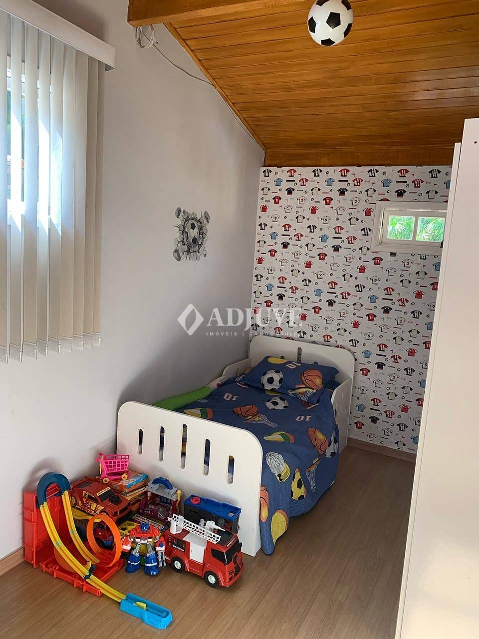 Casa à venda com 3 quartos, 300m² - Foto 28