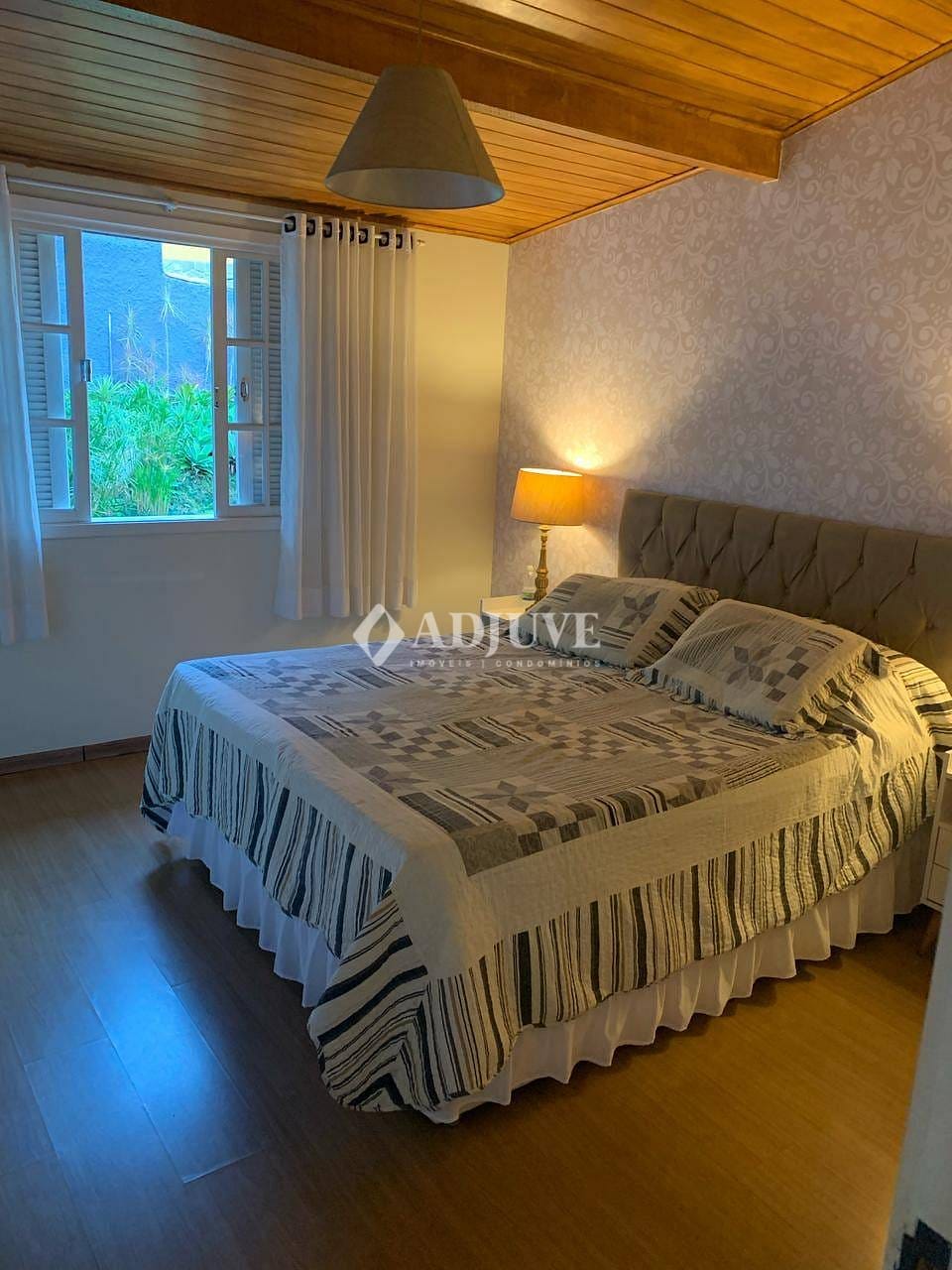 Casa à venda com 3 quartos, 300m² - Foto 36