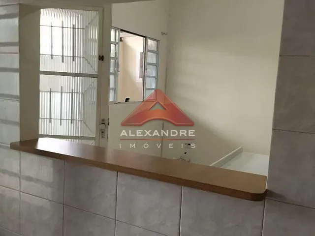 Casa com 310m² 2 quartos e 1 banheiro, à venda, no bairro Jardim Santa Inês em São José dos Campos