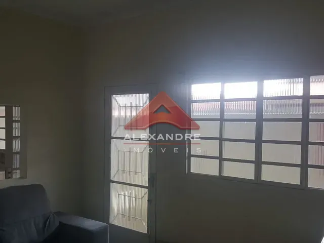 Casa com 310m² 2 quartos e 1 banheiro, à venda, no bairro Jardim Santa Inês em São José dos Campos