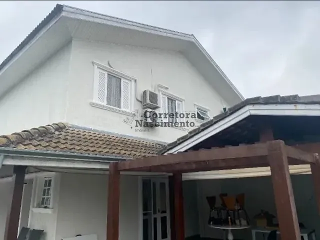 Casa com 350m² 4 quartos e 5 banheiros, à venda, no bairro Jardim Santa Maria em Jacareí
