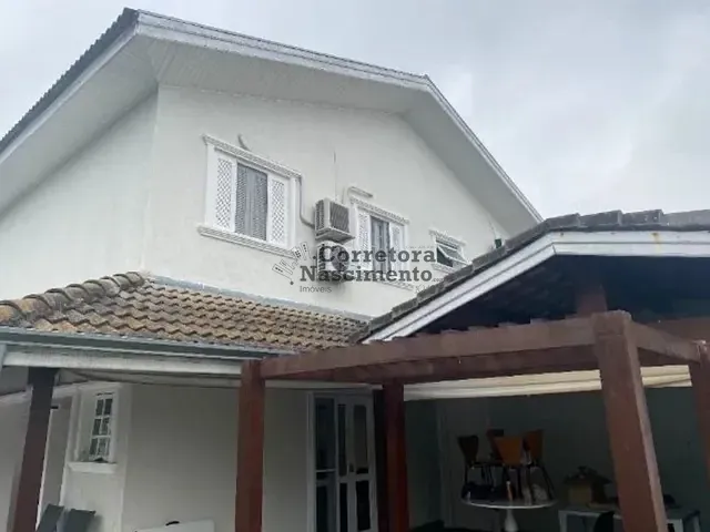 Casa com 350m² 4 quartos e 5 banheiros, à venda, no bairro Jardim Santa Maria em Jacareí