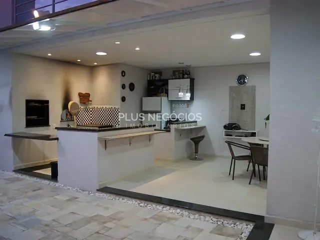 Casa com 350m² 3 quartos e 5 banheiros, à venda, no bairro Condomínio Mont Blanc em Sorocaba