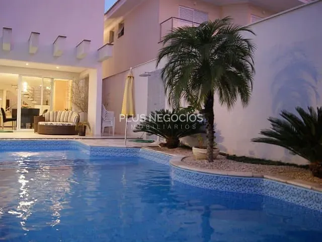 Casa com 350m² 3 quartos e 5 banheiros, à venda, no bairro Condomínio Mont Blanc em Sorocaba