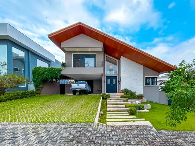 Casa com 800m² 5 quartos e 3 banheiros, à venda ou para alugar, no bairro Condomínio Reserva do Paratehy em São José dos Campos