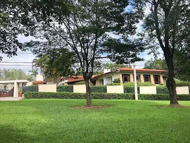Casa com 5000m² 6 quartos e 10 banheiros, à venda, no bairro Condomínio Chácara Santa Maria em Votorantim