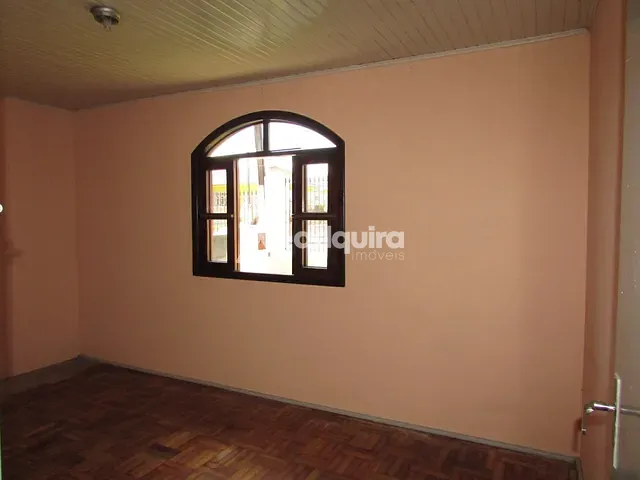 Casa com 294m² 2 quartos e 2 banheiros, à venda, no bairro Contorno em Ponta Grossa