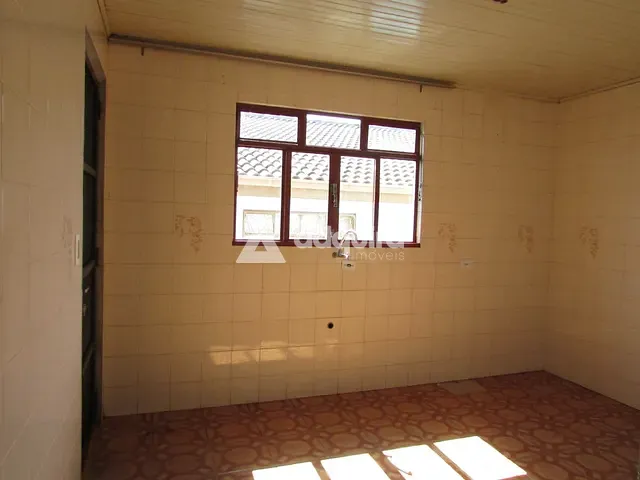 Casa com 294m² 2 quartos e 2 banheiros, à venda, no bairro Contorno em Ponta Grossa