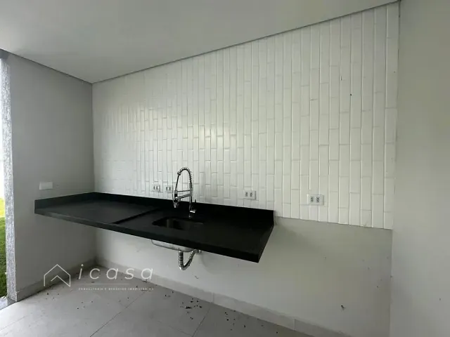 Casa com 320m² 3 quartos e 4 banheiros, à venda, no bairro Vila Oliveira em Mogi das Cruzes