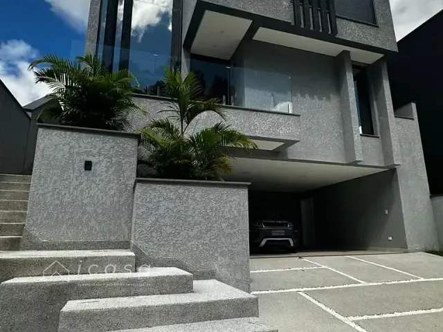Casa com 320m² 3 quartos e 4 banheiros, à venda, no bairro Vila Oliveira em Mogi das Cruzes