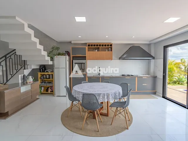 Casa com 311m² 3 quartos e 3 banheiros, à venda ou para alugar, no bairro Jardim Carvalho em Ponta Grossa