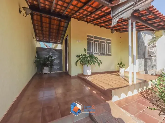 Casa com 166m² 3 quartos e 2 banheiros, à venda, no bairro Centro em Jaboticabal