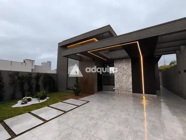 Casa com 200m² 3 quartos e 2 banheiros, à venda, no bairro Cará-cará em Ponta Grossa