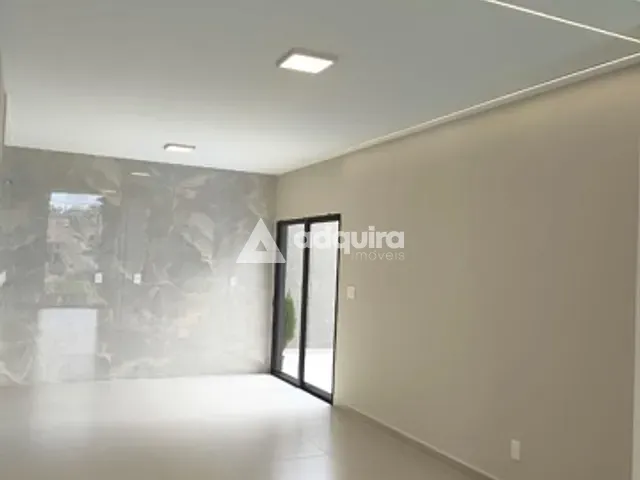 Casa com 200m² 3 quartos e 2 banheiros, à venda, no bairro Cará-cará em Ponta Grossa