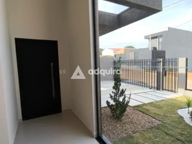 Casa com 200m² 3 quartos e 2 banheiros, à venda, no bairro Cará-cará em Ponta Grossa