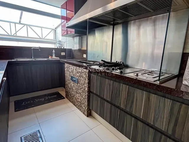 Casa com 300m² 4 quartos e 5 banheiros, à venda, no bairro Condomínio Granja Olga I em Sorocaba