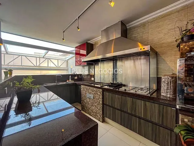 Casa com 300m² 4 quartos e 5 banheiros, à venda, no bairro Condomínio Granja Olga I em Sorocaba