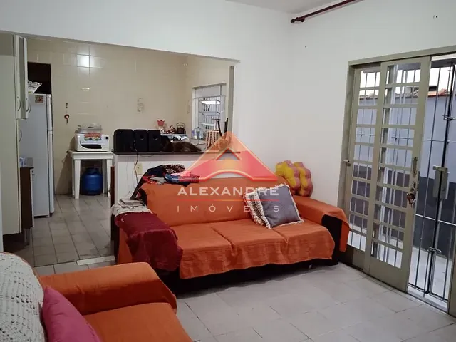 Casa com 125m² 2 quartos e 1 banheiro, à venda, no bairro Jardim Santa Inês I em São José dos Campos