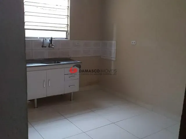 Casa com 100m² 2 quartos e 1 banheiro, para alugar, no bairro Vila Alpina em São Paulo