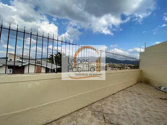 Casa com 415m² 4 quartos e 3 banheiros, à venda, no bairro Jardim do Lago em Atibaia