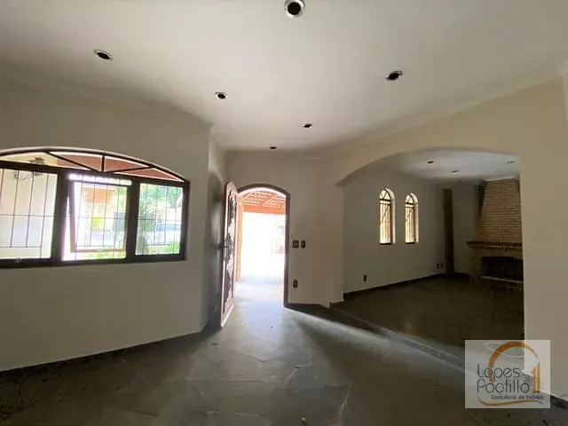 Casa com 415m² 4 quartos e 3 banheiros, à venda, no bairro Jardim do Lago em Atibaia