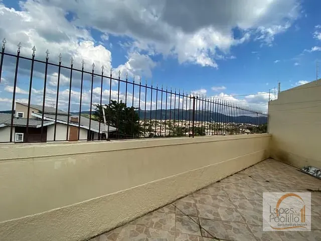 Casa com 415m² 4 quartos e 3 banheiros, à venda, no bairro Jardim do Lago em Atibaia