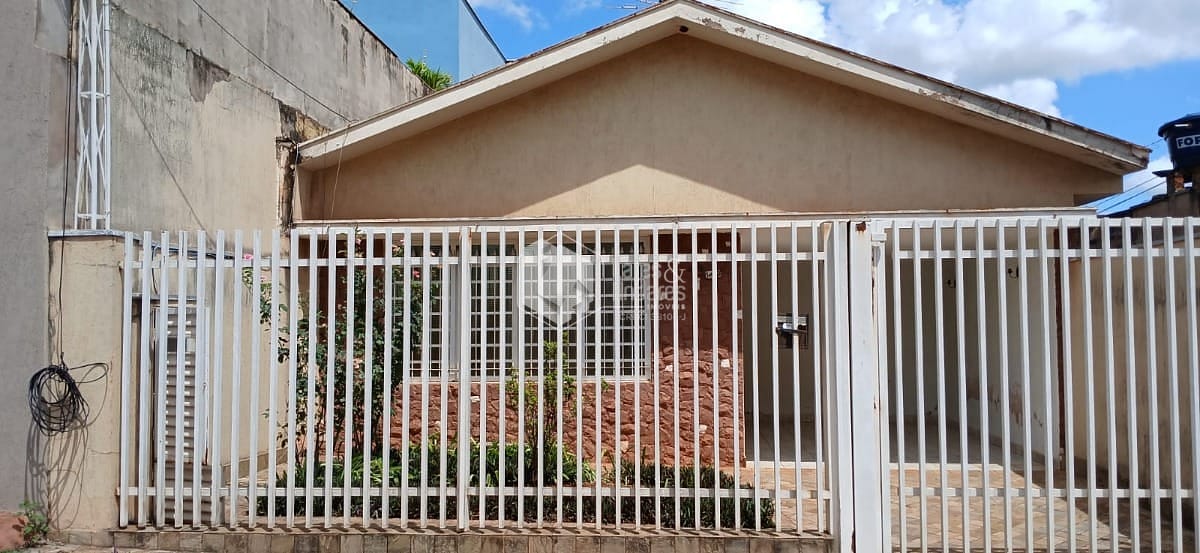 Casa à venda com 3 quartos, 207m² - Foto 2