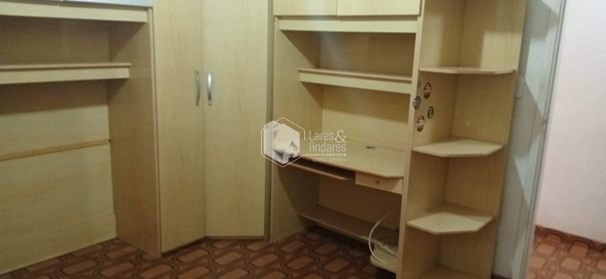 Casa à venda com 3 quartos, 207m² - Foto 1