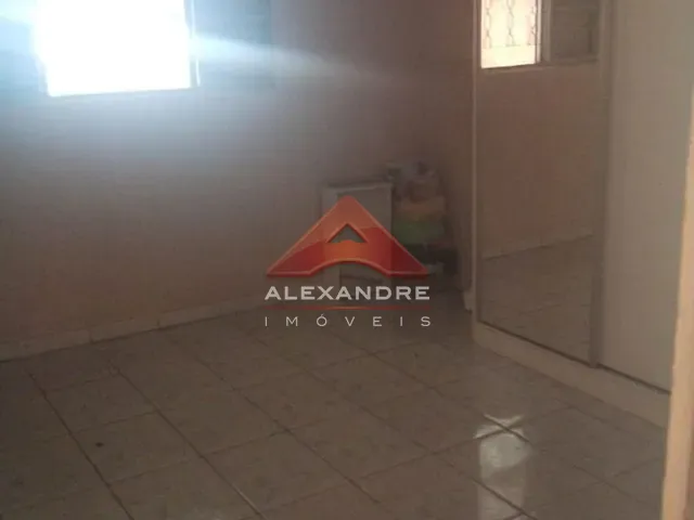 Casa com 125m² 2 quartos e 1 banheiro, à venda, no bairro Conjunto Residencial Galo Branco em São José dos Campos