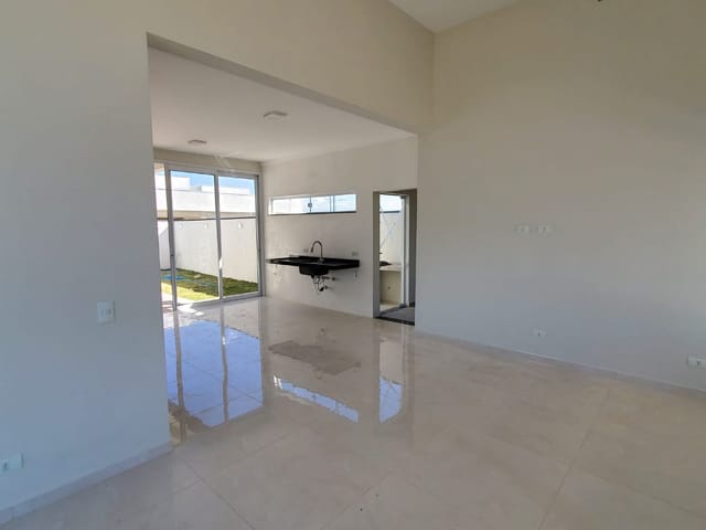 Casa com 258m², à venda, no bairro Aterrado em Tremembé