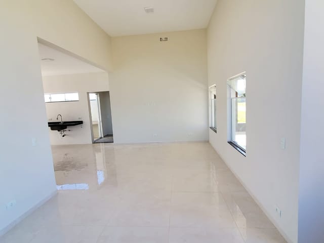 Casa com 258m², à venda, no bairro Aterrado em Tremembé