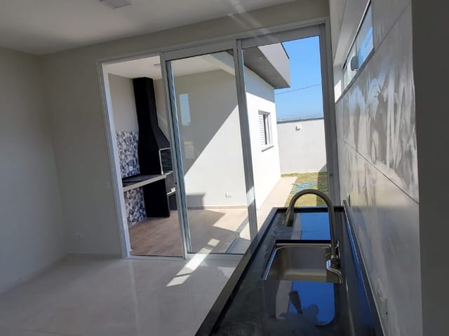 Casa com 258m², à venda, no bairro Aterrado em Tremembé