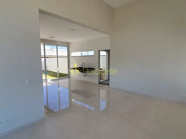 Casa com 258m², à venda, no bairro Aterrado em Tremembé