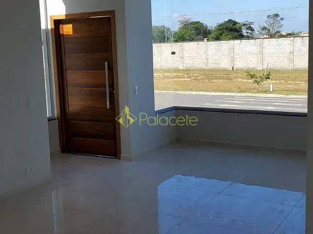 Casa com 258m², à venda, no bairro Aterrado em Tremembé