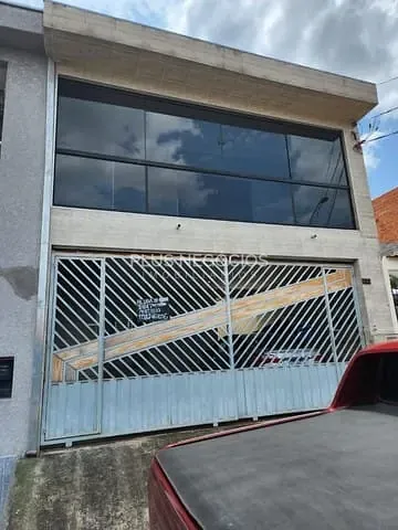 Casa, 4 quartos, 245 m² - Foto 1