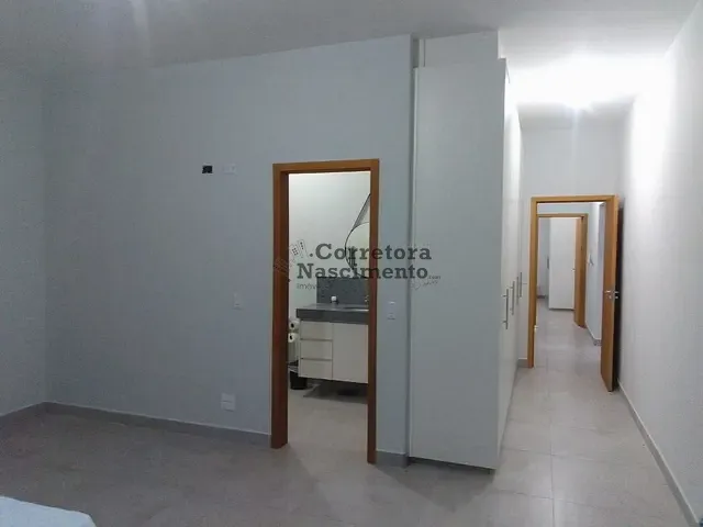 Casa com 1004m² 3 quartos e 5 banheiros, à venda ou para alugar, no bairro Rio Comprido em Jacareí