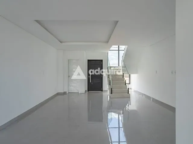 Casa com 240m² 3 quartos e 4 banheiros, à venda, no bairro Contorno em Ponta Grossa