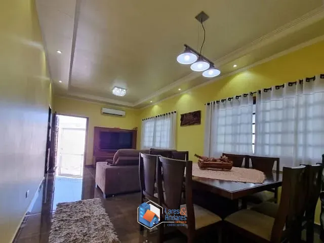 Casa com 270m² 3 quartos e 2 banheiros, à venda, no bairro Morada do Campo em Jaboticabal