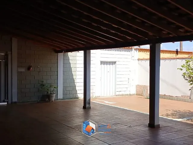 Casa com 275m² 2 quartos e 2 banheiros, à venda, no bairro Parque Residencial Cândido Portinari em Ribeirão Preto