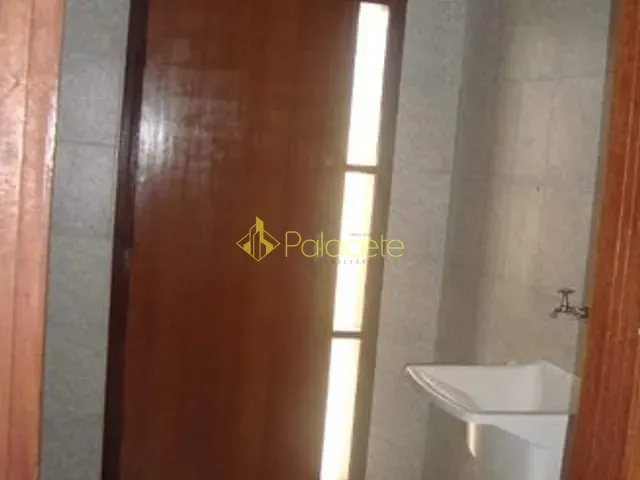 Casa 3 quartos e 2 banheiros, à venda, no bairro Jardim Cristina em Pindamonhangaba