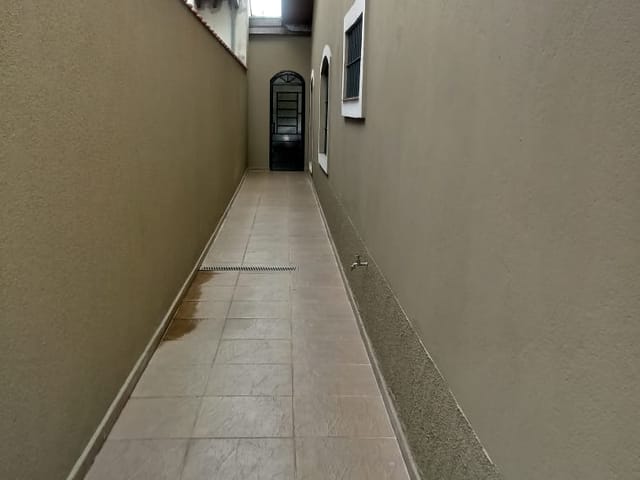 Casa com 250m² 4 quartos e 1 banheiro, à venda, no bairro Loteamento Residencial Andrade em Pindamonhangaba