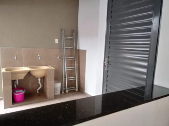 Casa com 250m² 4 quartos e 1 banheiro, à venda, no bairro Loteamento Residencial Andrade em Pindamonhangaba