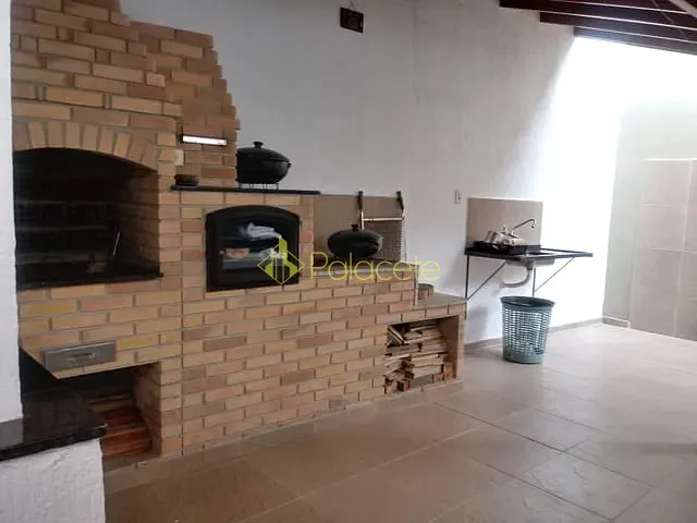 Casa com 250m² 4 quartos e 1 banheiro, à venda, no bairro Loteamento Residencial Andrade em Pindamonhangaba