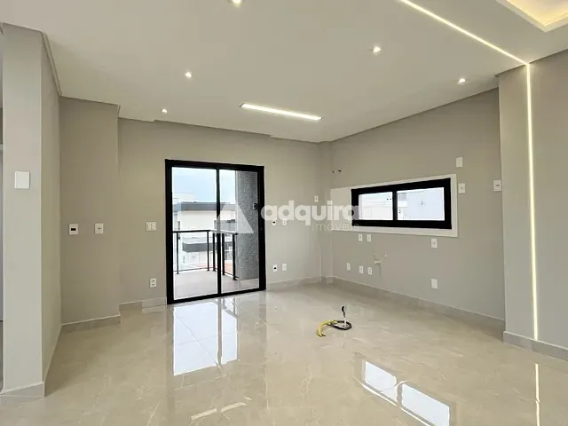 Casa 3 quartos e 4 banheiros, à venda, no bairro Jardim Carvalho em Ponta Grossa