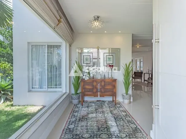 Casa com 582m² 3 quartos e 6 banheiros, à venda, no bairro Orfãs em Ponta Grossa