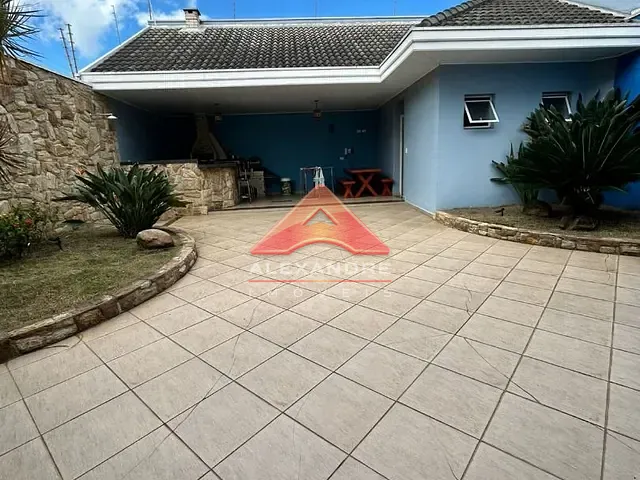 Casa com 317m² 4 quartos e 3 banheiros, à venda, no bairro Jardim Valparaíba em São José dos Campos