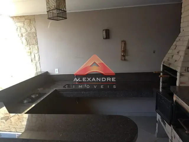 Casa com 317m² 4 quartos e 3 banheiros, à venda, no bairro Jardim Valparaíba em São José dos Campos