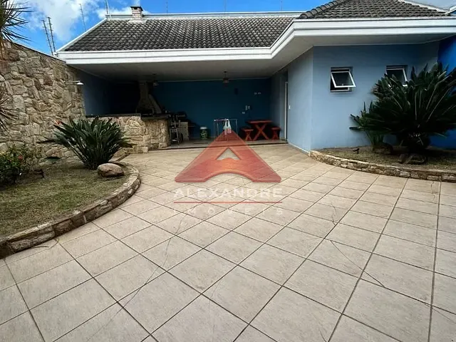 Casa com 317m² 4 quartos e 3 banheiros, à venda, no bairro Jardim Valparaíba em São José dos Campos